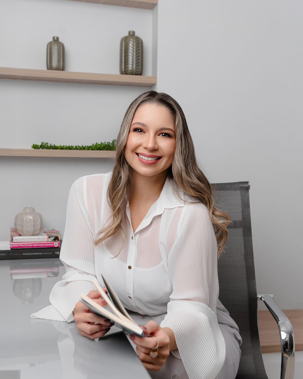 Maria Bernhard no consultório